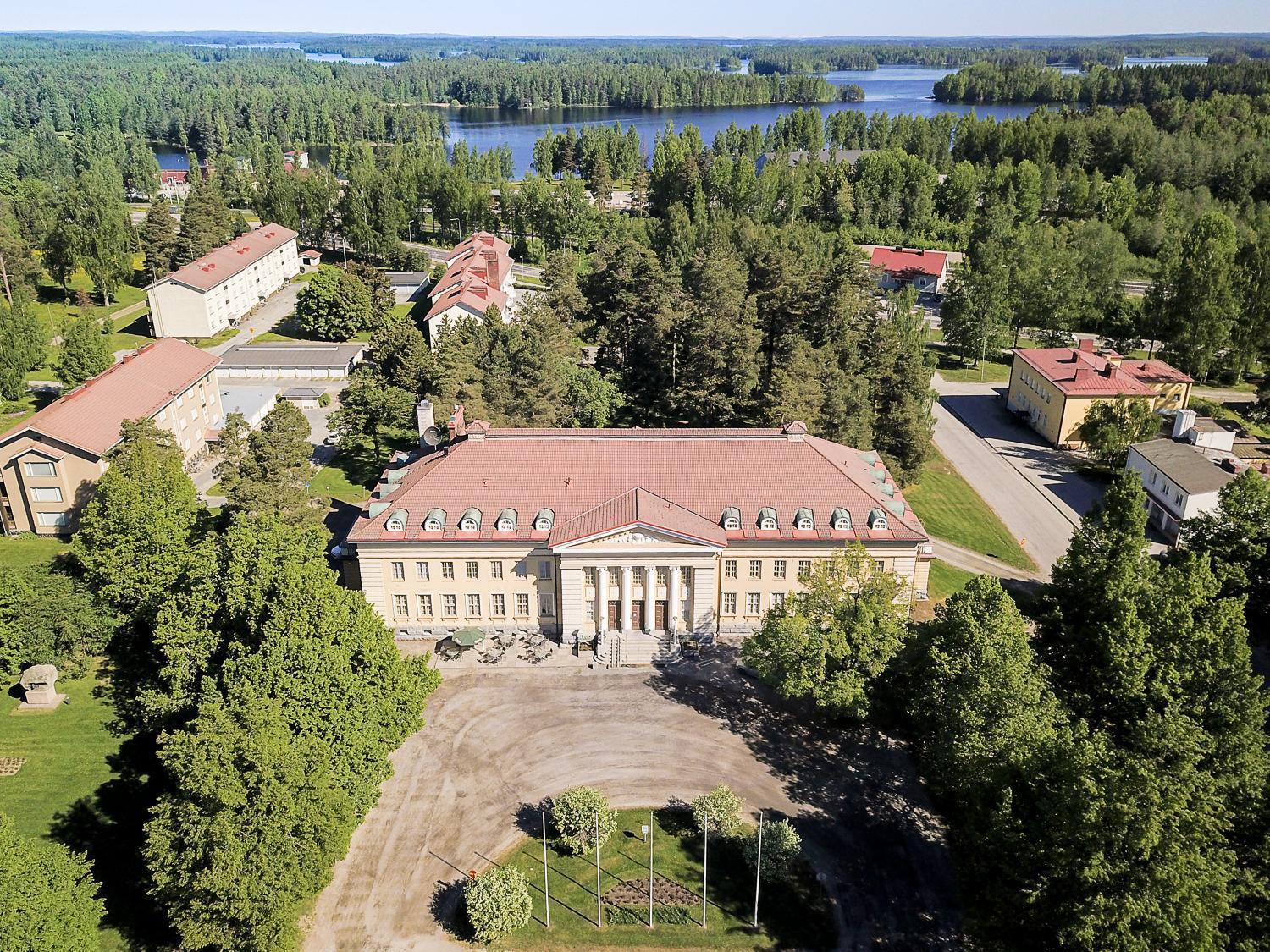 Hotelli-Ravintola Maentaen Klubi Mänttä Exterior foto